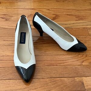Vintage Bay Club Black and White Heels Size 9.5B Leather Upper
